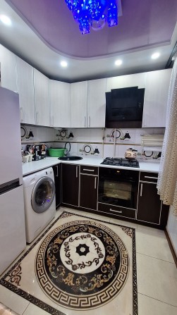 Продам 3 кім  2/5 з ремонтом, меблями і технікою - фото 1