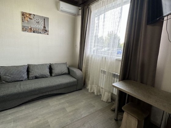 Студия в новострое возле метро Харьков