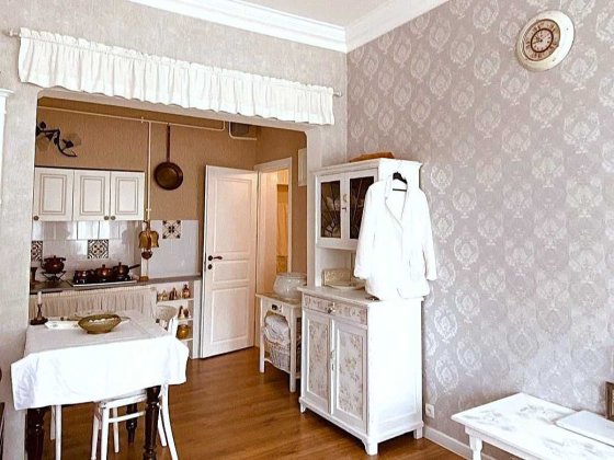 Нежинская: продам 2-ком квартиру в стиле провавнс и с котлом в центре!