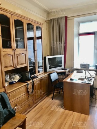 D1M Продам 2 кімн. квартиру. Центр міста, Павлівський майдан. - фото 1