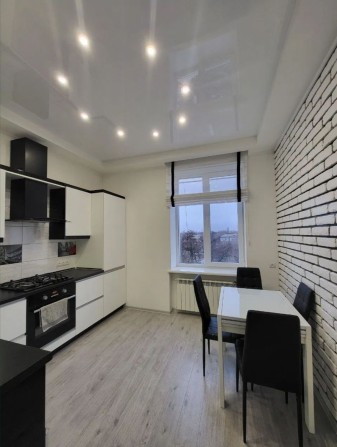 2-х ком. квартира, пр. Соборный, БШ, 62 кв. - фото 1