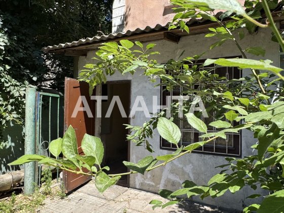 Продаётся 2-комнатная квартира с отдельным двориком и подвалом Одесса