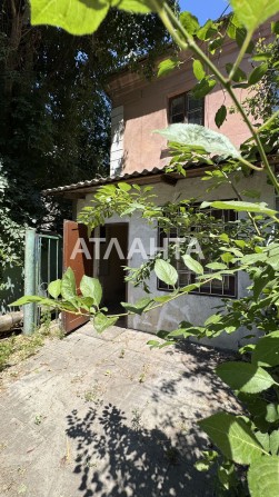 Продаётся 2-комнатная квартира с отдельным двориком и подвалом - фото 1