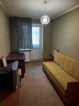 Продам 3х комнатную квартиру метро Холодная Гора 2этаж!! - фото 1