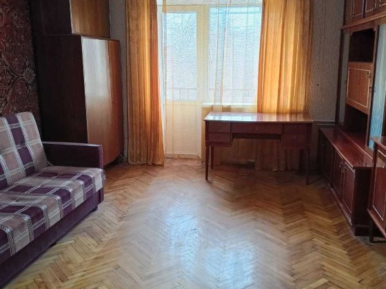 Продам класичну 2-к «сталінку» з балконом на 6-й станції Фонтану! Одеса