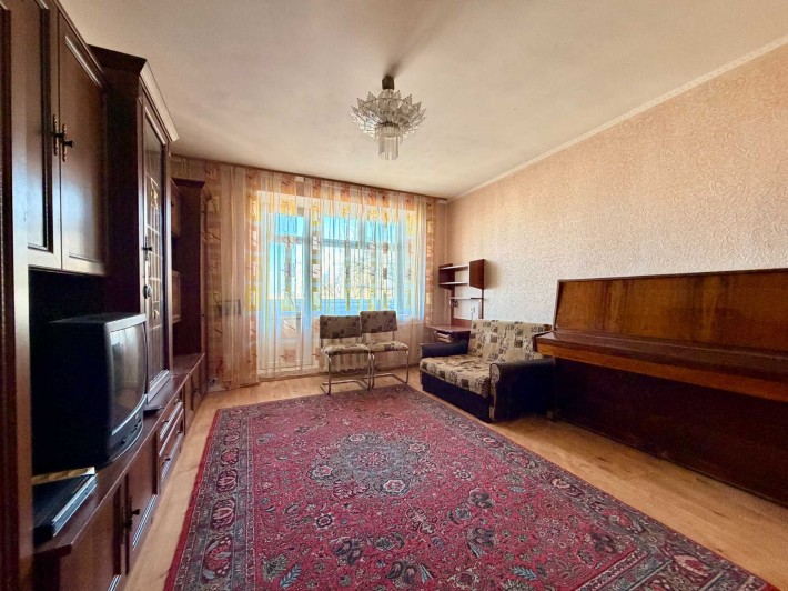 Продаж  однокімнатної квартири по вул. Галини Петрової - фото 1