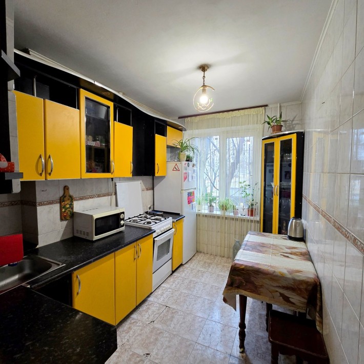 Продажа квартири на першому поверсі в Інгульскому районі - фото 1