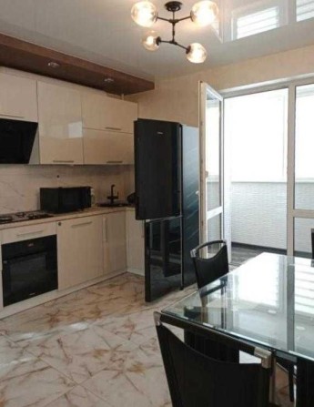 Новобудова Нові будинки Петра Григоренка Палац спорту - фото 1