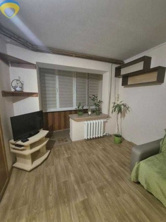 Продам хорошую  1-комн. квартиру "ЧЕШКУ"  ул. Бочарова / 17 и 22 Школа - фото 1