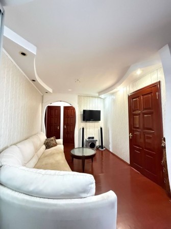 Простора 3-кімнатна квартира для сім’ї. Повністю укомплектована метро - фото 1