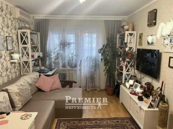 Продам  2 ком квартиру в центре. ремонт. Средний этаж. Одеса