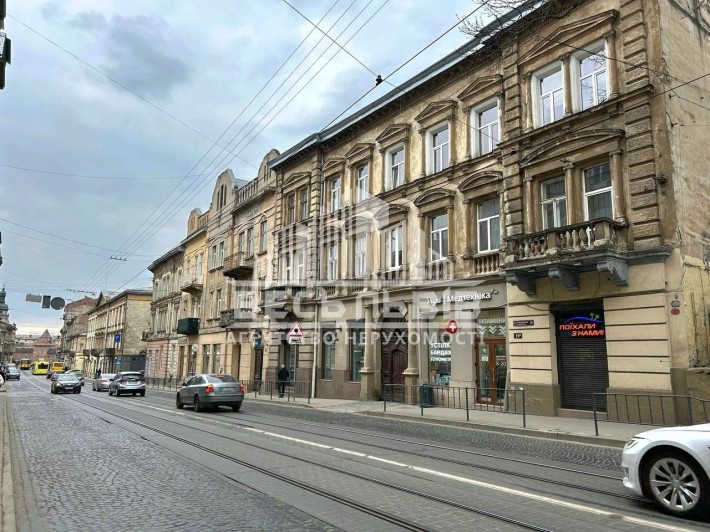 Продаж квартири в історичній кам'яниці — вул. Личаківська, 19а - фото 1
