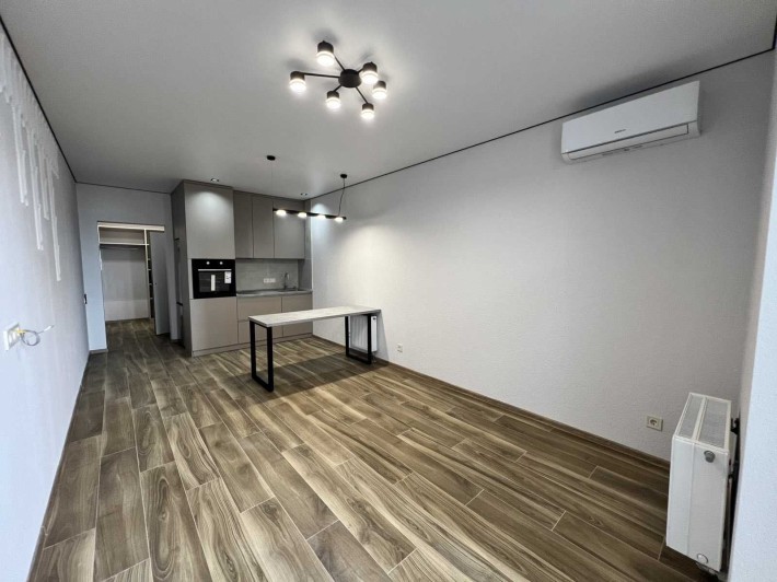 В продажу 1 кімнатна з ремонтом ЖК Модерн 5 Фонтану - фото 1