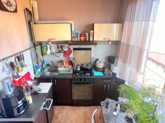 Продам 2 кімн.квартиру біля метро Метробудівників Харьков