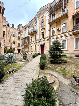 Уникальная четырехкомнатная квартира по ул. Успенской /парк Шевченко - фото 1