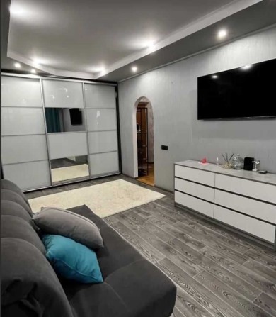 *Продається 1-о кімнатна квартира вул. ПЕРЕМОГИ 5/5 - фото 1