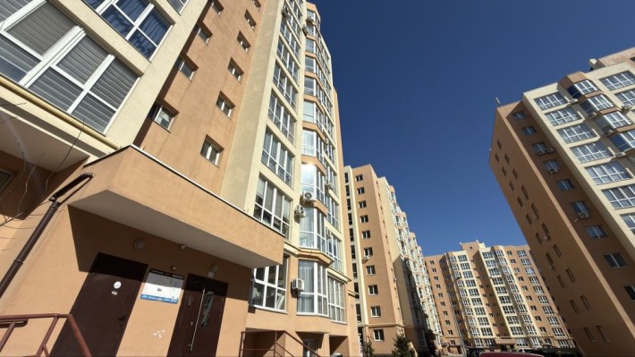 БЕЗ КОМІСІЇ! Простора квартира в Заселеному будинку! - фото 1