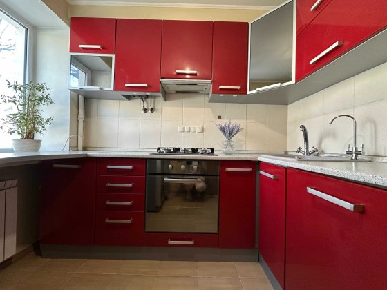 Затишна 2-кімнатна квартира. Севастопольська площа Киев