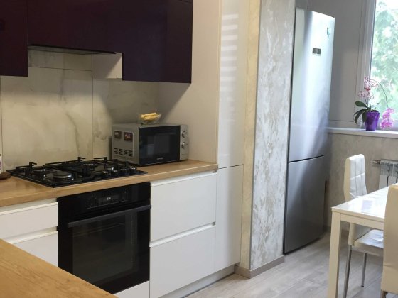 Продається 3-кімнатна квартира поруч з метро Академмістечко Киев