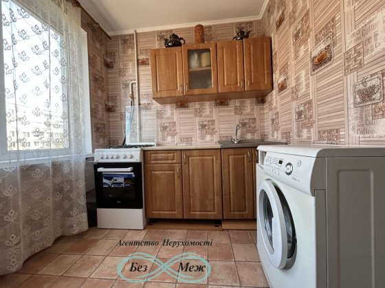 Продаж 1к Квартири вул. Жмеринська 17, Поруч Парк Совки Киев
