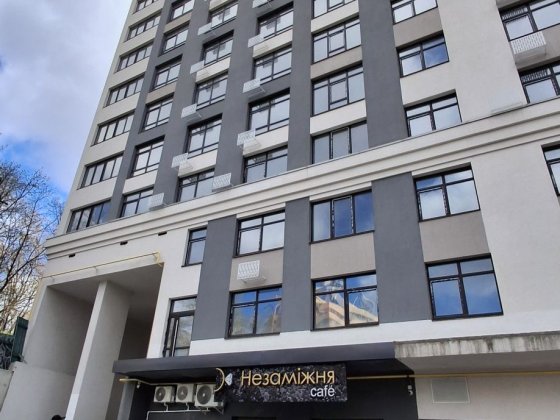 Продам  2-х кімн квартиру по  вул.  Глибочицька 25/15