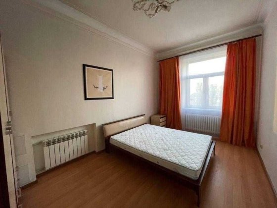 4к 90м2 б-р Шевченка Університет Гончара Саксаганського Горської Киев