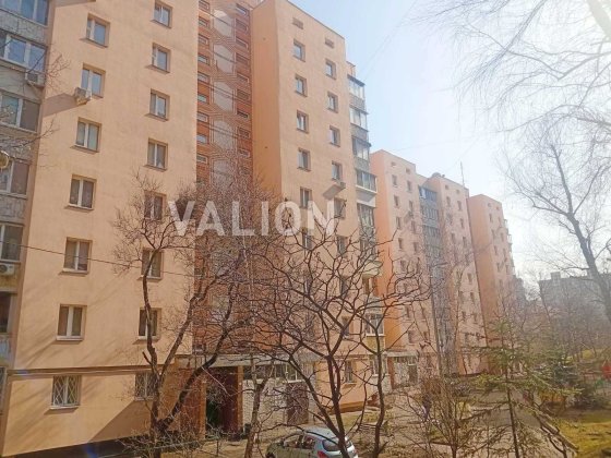 Продам 2-к квартиру. Виноградар, вул. Западинська 5-А. Недорого