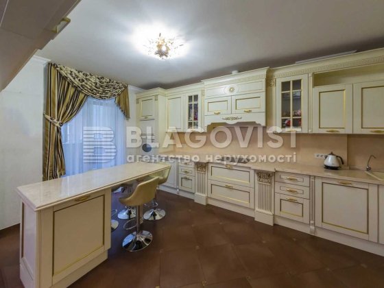 Продаж 4 кімнатної квартири вул.Павлівська, 26/41 з ремонтом без%