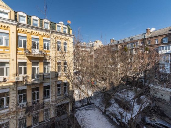 Продаж 2-кімнатної квартири вул ,Саксаганського 22.