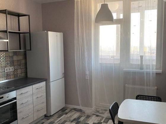 Продам 2 кімнатну квартиру метро васильківська з ремонтом Київ