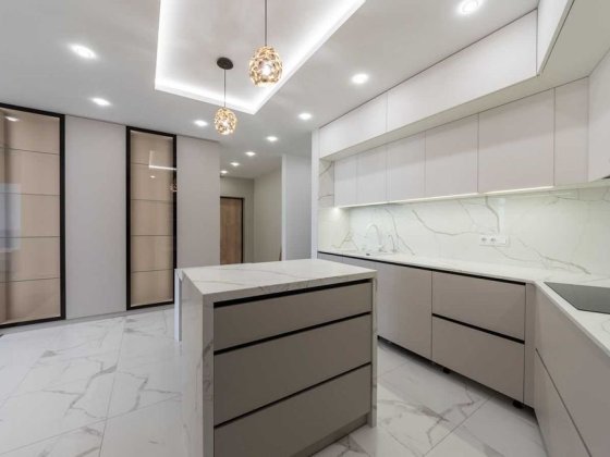 Продам 4 кімнатну квартиру з ремонтом.ЖК Династія Адамант