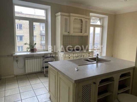 Продаж Центр 5 кім 200 м Тургеніевська Ремонт Готова до заселення ГАЗ Киев