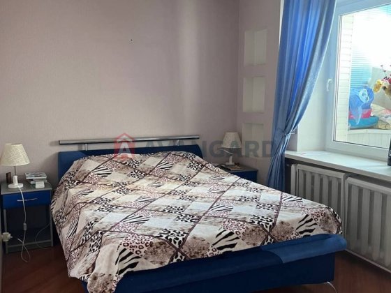 Цегляний,Святошинськимй,3кімнатна