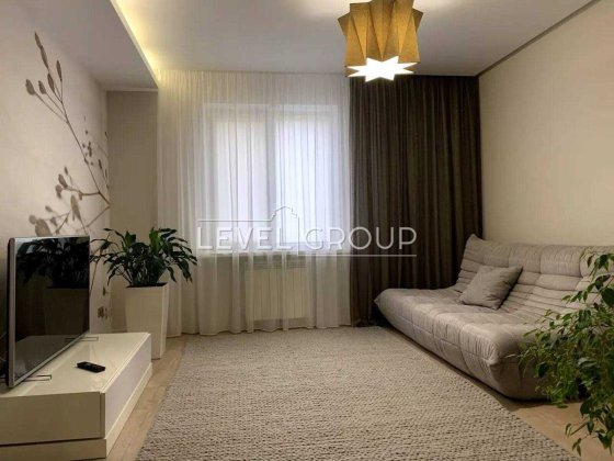 Продаю 3-к квартиру 1й поверх. Євроремонт Киев