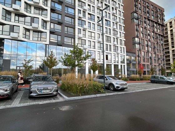 1 - на квартира в новому комплексі. Готовий будинок. Найкраща ціна.