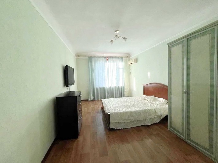 простора 2к квартира на Подолі, Межигірська 56/50, поряд м.Т. Шевченка - фото 1