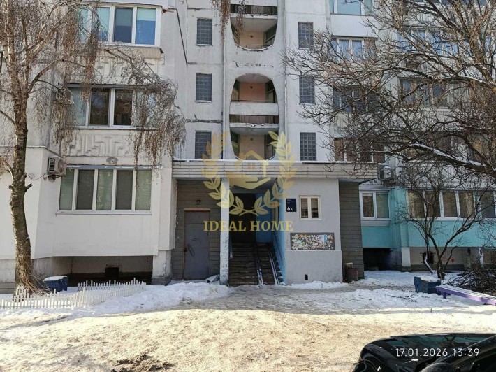 Продаю 2-К на Виноградарі, пр-кт Свободи. - фото 1