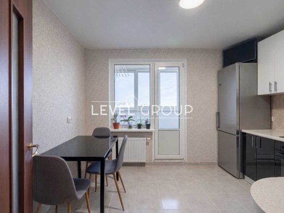 З ремонтом, ЖК Кристер Град (Варшавский) Київ