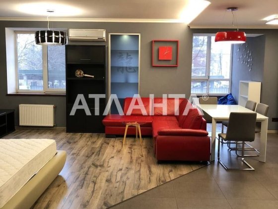 В продаже однокомнатная квартира напротив Парка Победы.
Редкая возможн Одеса