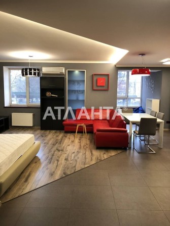 В продаже однокомнатная квартира напротив Парка Победы.
Редкая возможн - фото 1