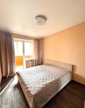 Продам 3к квартиру с кап ремонтом, м.Дворец Спорта - фото 1