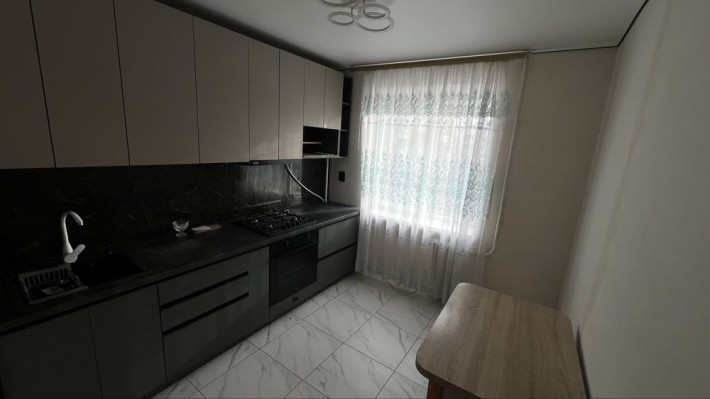 Продаж 1к.кв Вул. Океанівська 38 м2 - фото 1