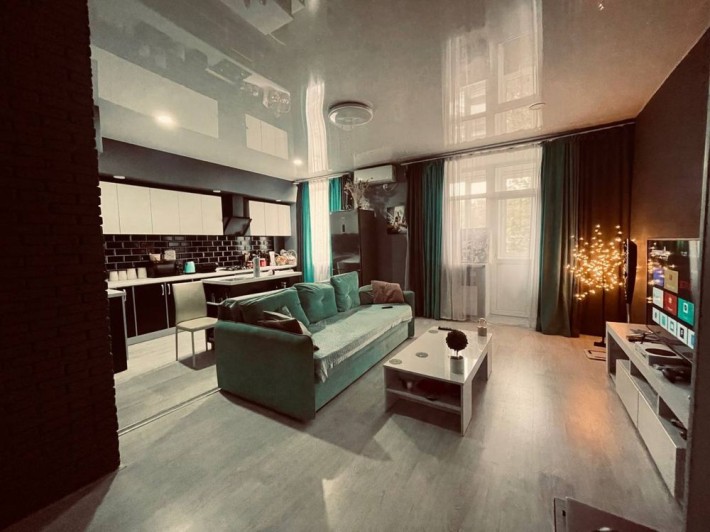 Квартира з ремонтом і меблями, Олександрівський район - фото 1