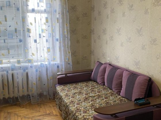 Продам 1 кв . ул Приходская ( Коммунаровская) Запоріжжя