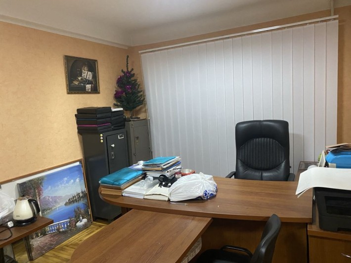 Продам 2 х комн квпртиру на 1 высоком этаже под офис - фото 1