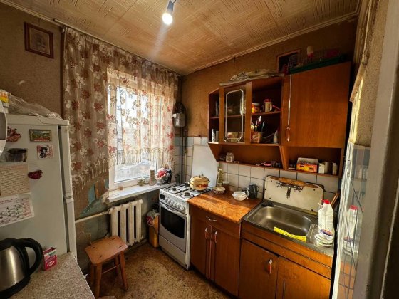 Продаж малосімейки на вул. Тичини. 21кв.м. 9поверх. Радянський стан. Львов