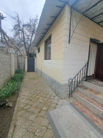 2ком.кв  пр.Мира (с гаражом и своим двором) - фото 1