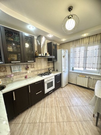 Продается 4 ком кв в Осипенковском р-не по ул Зестафонская - фото 1