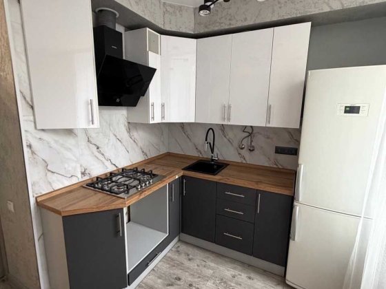 Продається 3-кімнатна квартира з  ремонтом . Заводський р-н Н1 Николаев