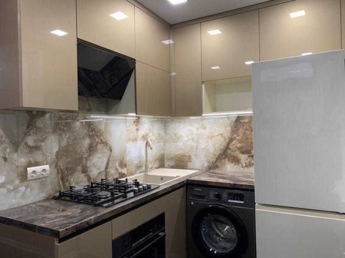 Продається 3к квартира на 2/9 поверх будинку на пр. Тракторобудівників - фото 1